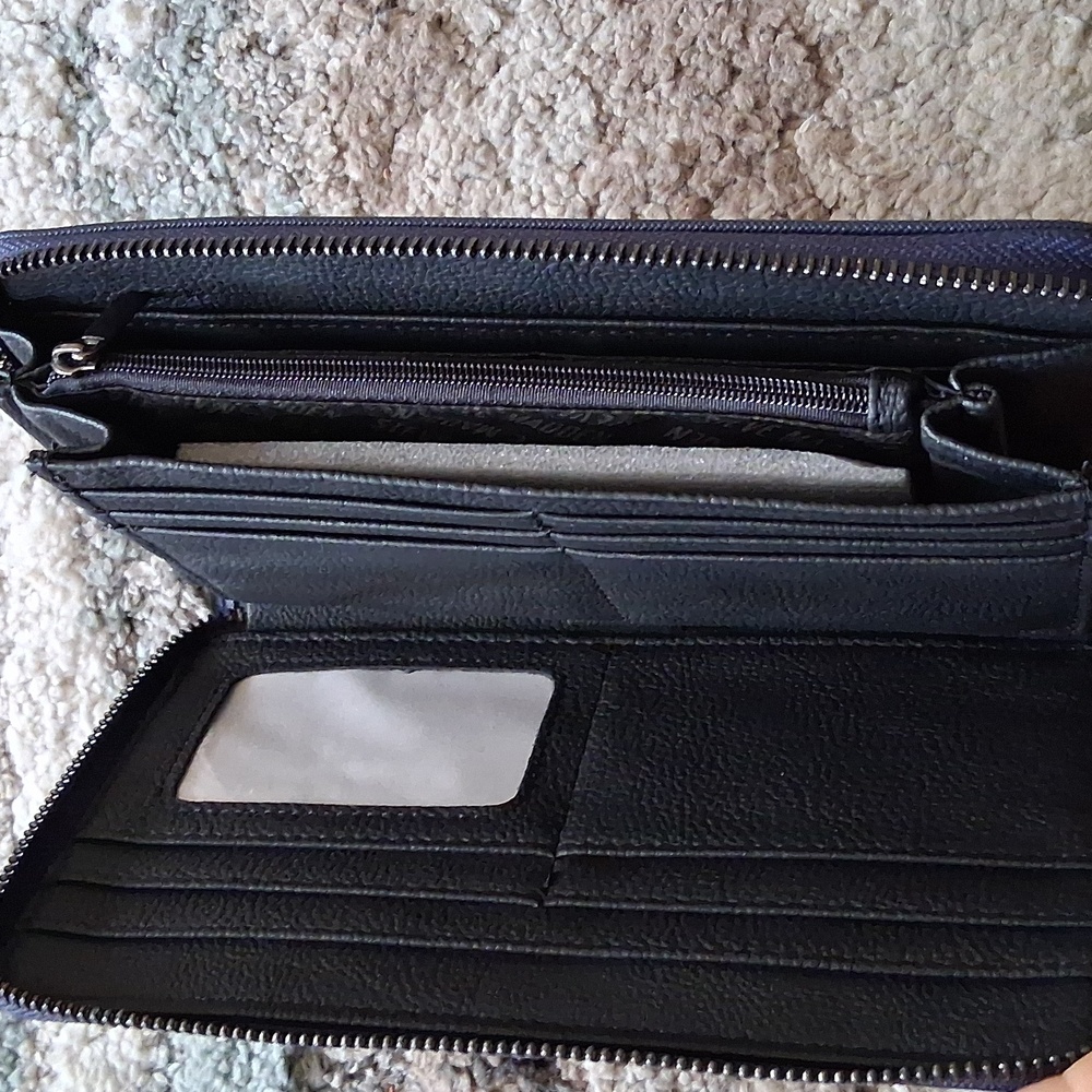 Steve Madden Dark Blue Wristlet Wallet - Picture 3 of 5